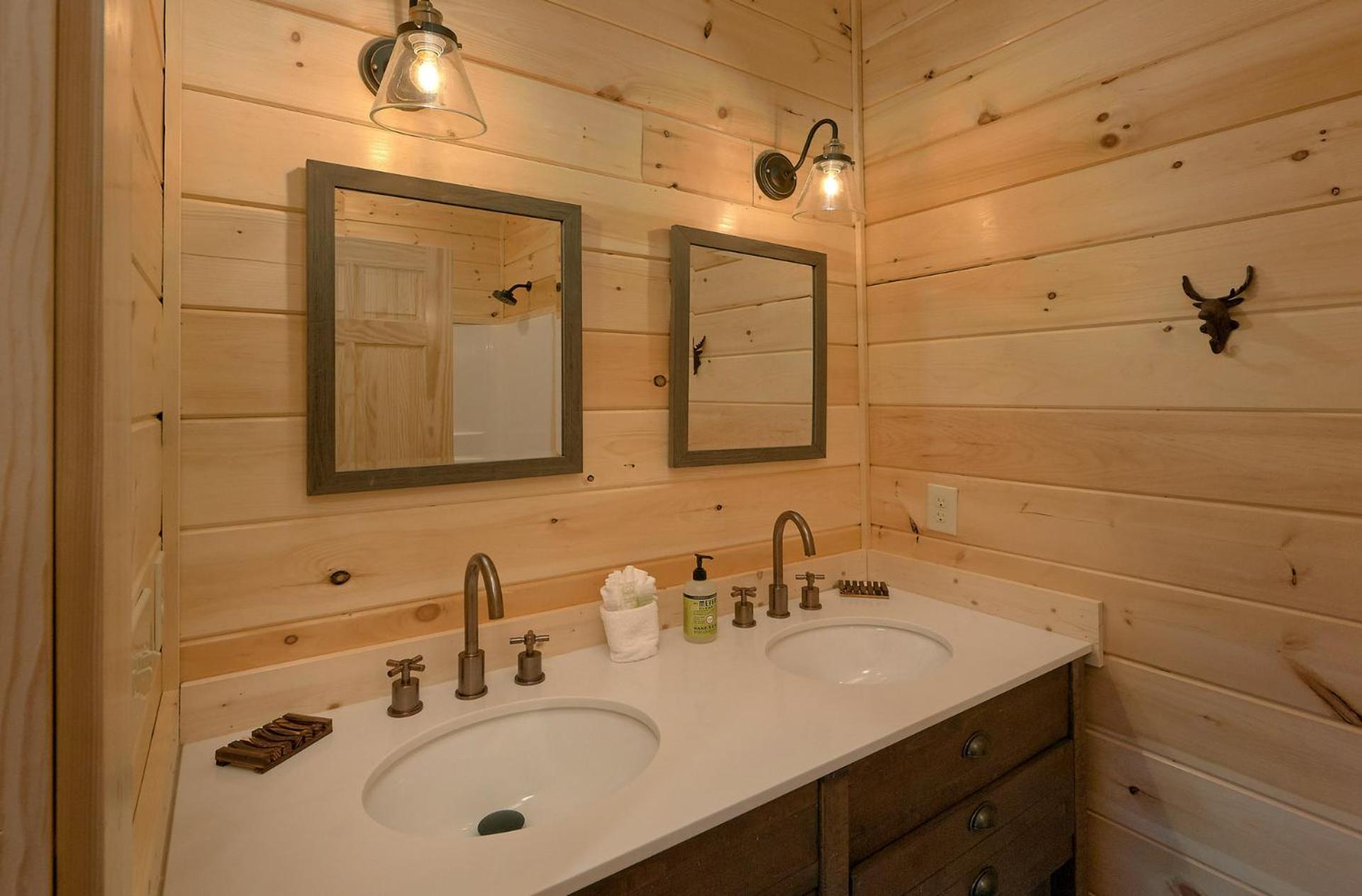 Misty Mountain Adventure Lodge Gatlinburg Ngoại thất bức ảnh