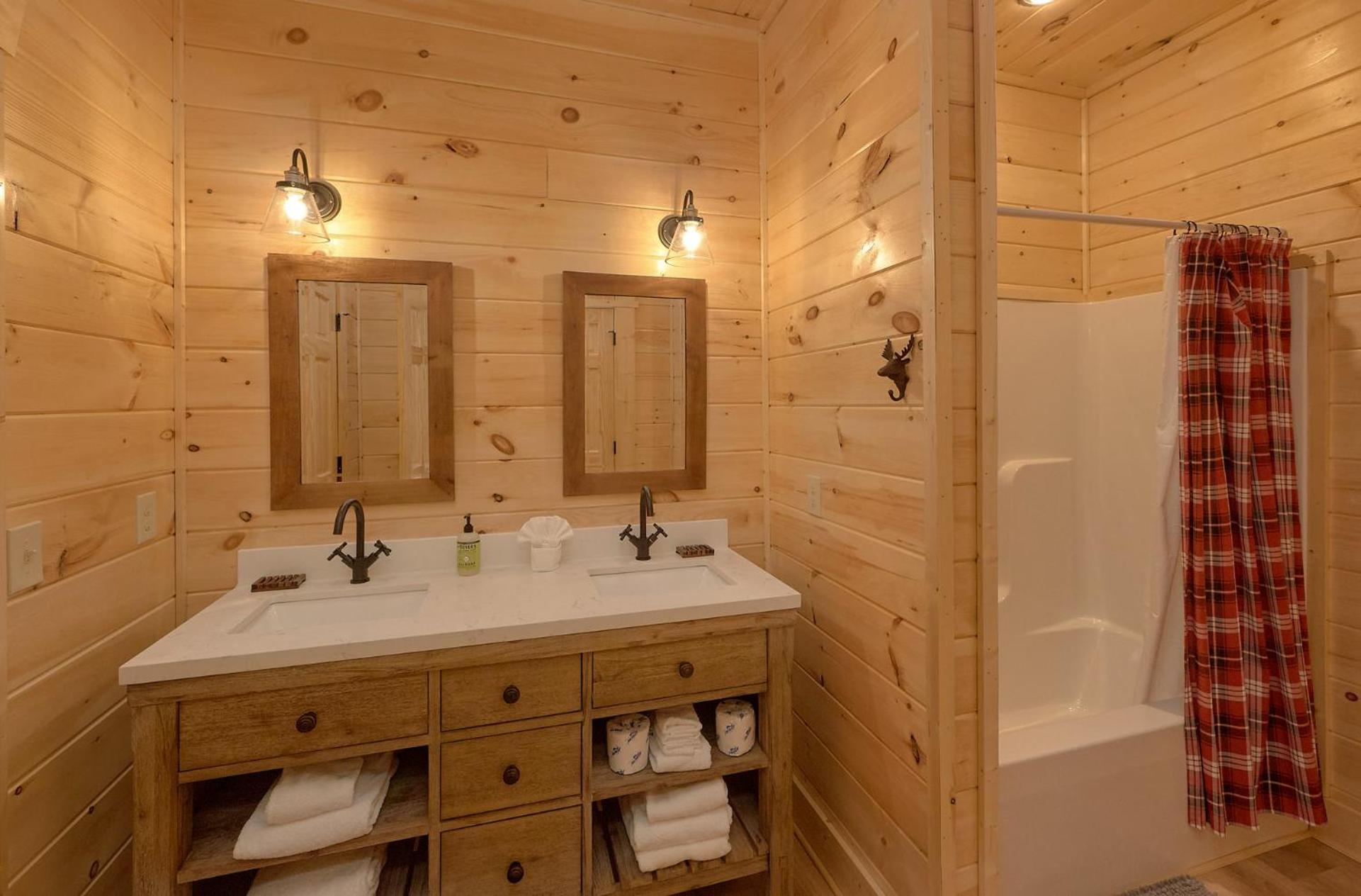 Misty Mountain Adventure Lodge Gatlinburg Ngoại thất bức ảnh